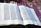 Star� Bible napsan� na koz� k��i. Sever, Etiopie.