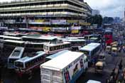 Dopravn� z�cpa u lok�ln�ho autobusov�ho n�dra�� v Dh�ce. Banglad�.
