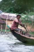 Doprava po �ece. Dh�ka. Banglad�.