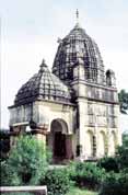 Chr�m v Khajuraho. Indie.