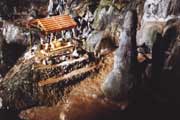 Jeskyn� Tham Phu Kham nedaleko Vang Vieng. Laos.