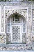 Takzvan� mal� Taj Mahal v Ag�e. Indie.