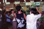 "Nat" festival. �esky bysme to asi naz�vali festival duch�.  Myanmar (Barma).