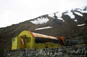 Horsk� chata Barghah-e-Sevvom ve v��ce 4150 metr�. Mt Damavand. �r�n.