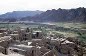 Pou�tn� vesnice Kharanagh. Okol� m�sta Yazd. �r�n.