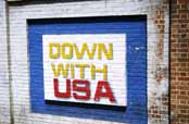 Politick� propaganda na zdech b�val� ambas�dy USA. Teher�n. �r�n.
