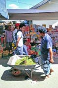Velk� t�denn� trh ve m�st� Rantepao, oblast Tana Roraja. Sulawesi, Indon�sie.