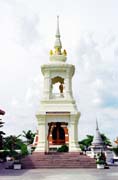 Zvon v jednom z mnoha Bangkoksk�ch chr�m�. Thajsko.