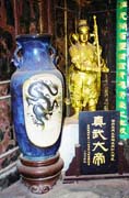 Chr�m Golden temple u Kunmingu. ��na.