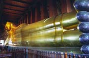 Le��c� Buddha v chr�mu Wat Pho. Bangkok. Thajsko.