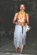 Mentawajsk� �ena. Ostrov Siberut. Sumatra, Indon�sie.