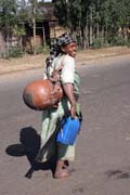 Vesnice ji�n� od Addis Abbeby. Jih, Etiopie.