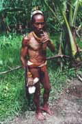 Mentawajsk� mu�. Ostrov Siberut. Sumatra, Indon�sie.