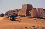 Pyramidy v Meroe. S�d�n.