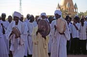 �ek�n� na tan��c� dervi�e. Me�ita Hamed-an Nil, Chart�m (Omdurman). S�d�n.