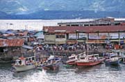 M�stsk� p��stav v Manadu. Sulawesi,  Indon�sie.