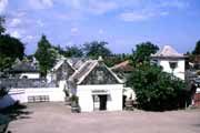 Pohled na vodn� pal�c Taman Sari v Yogyakart�. J�va, Indon�sie.