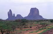 Sk�la La Main de Fatima u vesnice Hombori. Mali.