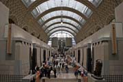 Mus�e d'Orsay vzniklo v budov� b�val�ho n�dra��, Pa��. Francie.