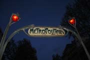 Secesn� vstup do metra, Montmartre, Pa��. Francie.
