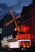 Kabaret Moulin Rouge, Montmartre, Pa��. Francie.