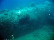 Pot�p�n� u ostrov� Togian, Kadidiri, vrak bombard�ru B24 z druh� sv�tov� v�lky potopen� 3. kv�tna 1945. Sulawesi, Indon�sie.