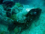 Pot�p�n� u ostrov� Togian, Kadidiri, vrak bombard�ru B24 z druh� sv�tov� v�lky potopen� 3. kv�tna 1945. Indon�sie.