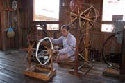 Tradi�n� v�roba p��ze pro v�robu l�tek, jezero Inle. Myanmar (Barma).
