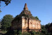Star� stupy ve vesnic�ch kolem jezera Inle. Myanmar (Barma).