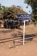 �eleznice vedouc� na jih zem�. Oblast ji�n� od Yangonu. Myanmar (Barma).