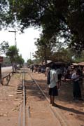 �eleznice vedouc� na jih zem�. Oblast ji�n� od Yangonu. Myanmar (Barma).