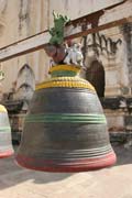Zvon u chr�mu. Bagan. Myanmar (Barma).