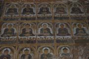 V n�kter�ch chr�mech se st�le dochovaly vnit�n� malby. Bagan. Myanmar (Barma).