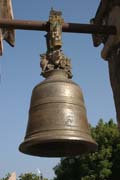 Zvon u chr�mu. Bagan. Myanmar (Barma).