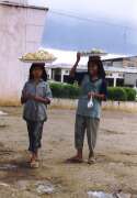 Pouli�n� prodava�ky ve m�st� Kompong Chhnang. Kambod�a.