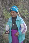 �ena z etnika Munn Chin, okol� vesnice Mindat, provincie Chin. Mezi lidmi Chin je obl�ben� kou�en� fajfky. Myanmar (Barma).