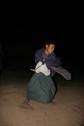Tradi�n� tance lid� Chin. Vesnice Aye, provincie Chin. Myanmar (Barma).