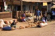 Pouli�n� trh ve m�st� N'Gaound�r�. Kamerun.
