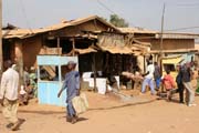 Ulice ve m�st� N'Gaound�r�. Kamerun.