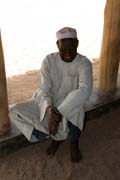 Uvnit� kr�lovsk�ho pal�ce ve m�st� N'Gaound�r� (Lamidat de N'Gaound�r�). Kamerun.