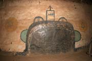 Dekorace uvnit� kr�lovsk�ho pal�ce ve m�st� N'Gaound�r� (Lamidat de N'Gaound�r�). Kamerun.