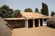 Uvnit� kr�lovsk�ho pal�ce ve m�st� N'Gaound�r� (Lamidat de N'Gaound�r�). Kamerun.