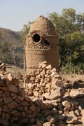 Komplex kr�lovsk�ho pal�ce ve vesnici Oudjilla. Kamerun.