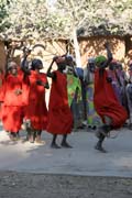 Tradi�n� tanec. Vesnice Oudjilla. Kamerun.