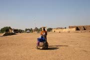 Na b�ehu �eky Logone u vesnice Maga. Kamerun.