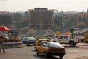 Ulice v hlavn�m m�st� Yaounde. Kamerun.
