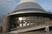 V� na Je�t�du byla postavena v letech 1963-1966. Jej� architekt Karel Hub��ek za n� dostal Perretovu cenu za architekturu. �esk� republika.