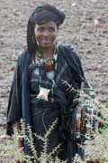 Tuare�sk� �ena z o�zy Timia. Niger.