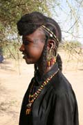 D�vka z ko�ovn�ho etnika Wodaab� (naz�v�ni t� Bororo) na slavnosti Gerewol. Niger.