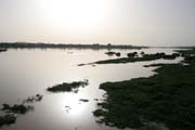 �eka Niger v hlavn�m m�st� Niamey. Niger.